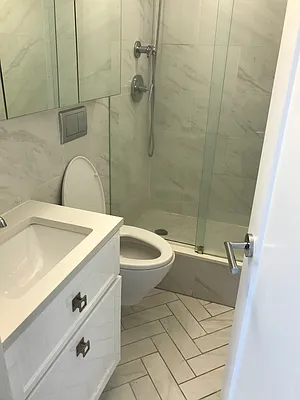 Rented by UES Management | media 32