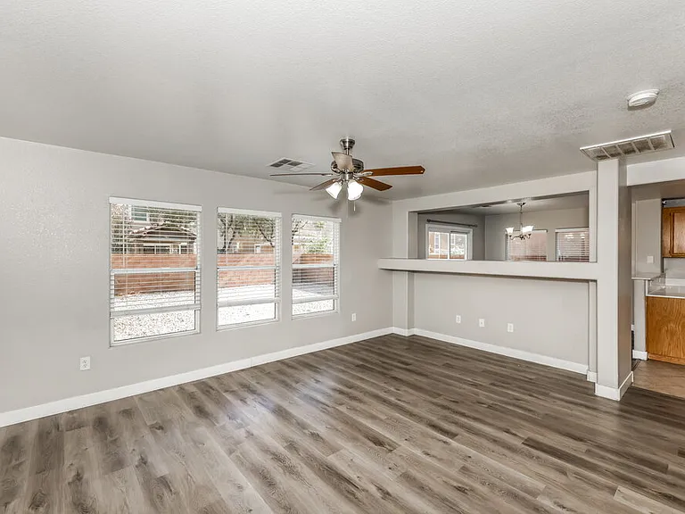2420 Cockatoo Dr — Photo 8