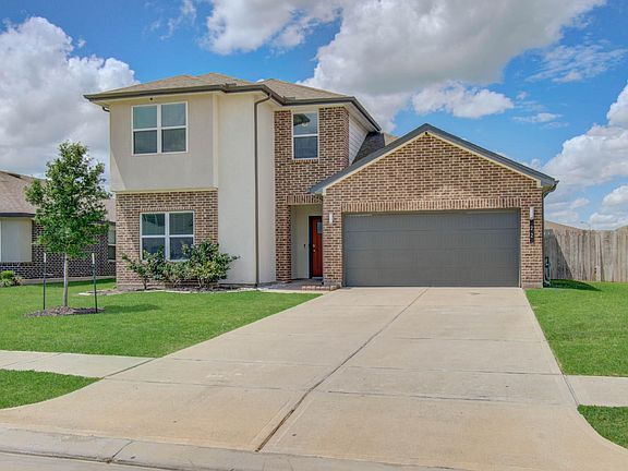 2nd image of 22 Desert Spring Ln