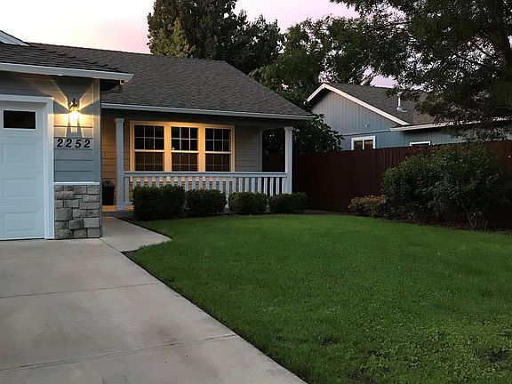 2nd image of 2252 Arlington Dr