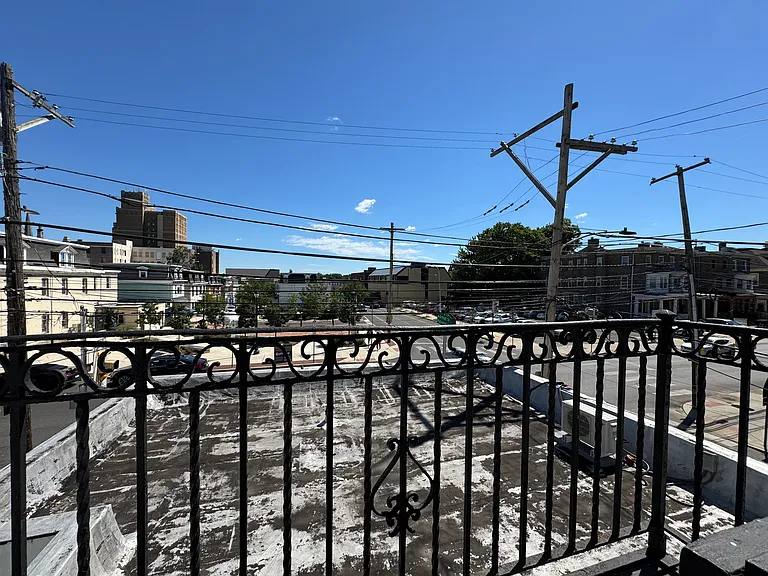 103 Maplewood Ave #4 — Photo 9