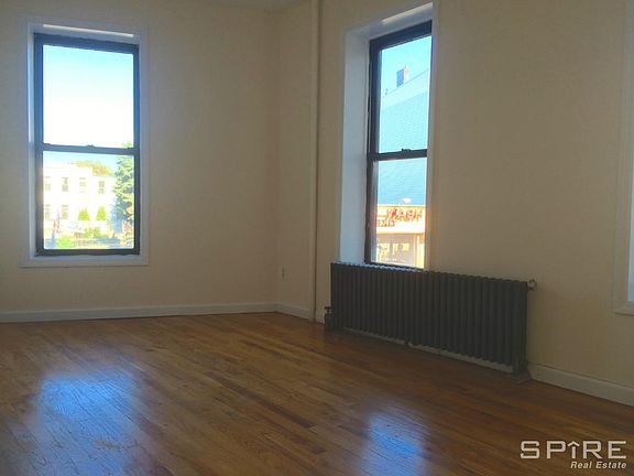 2nd image of 538 Graham Ave APT 3