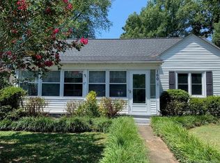 160 Rappahannock Ave, Urbanna, VA 23175