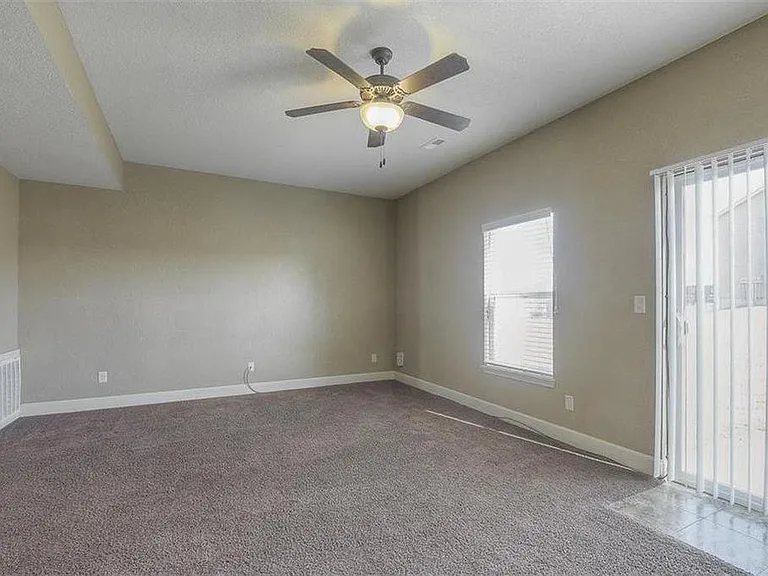 3800 NW 94th St — Photo 12