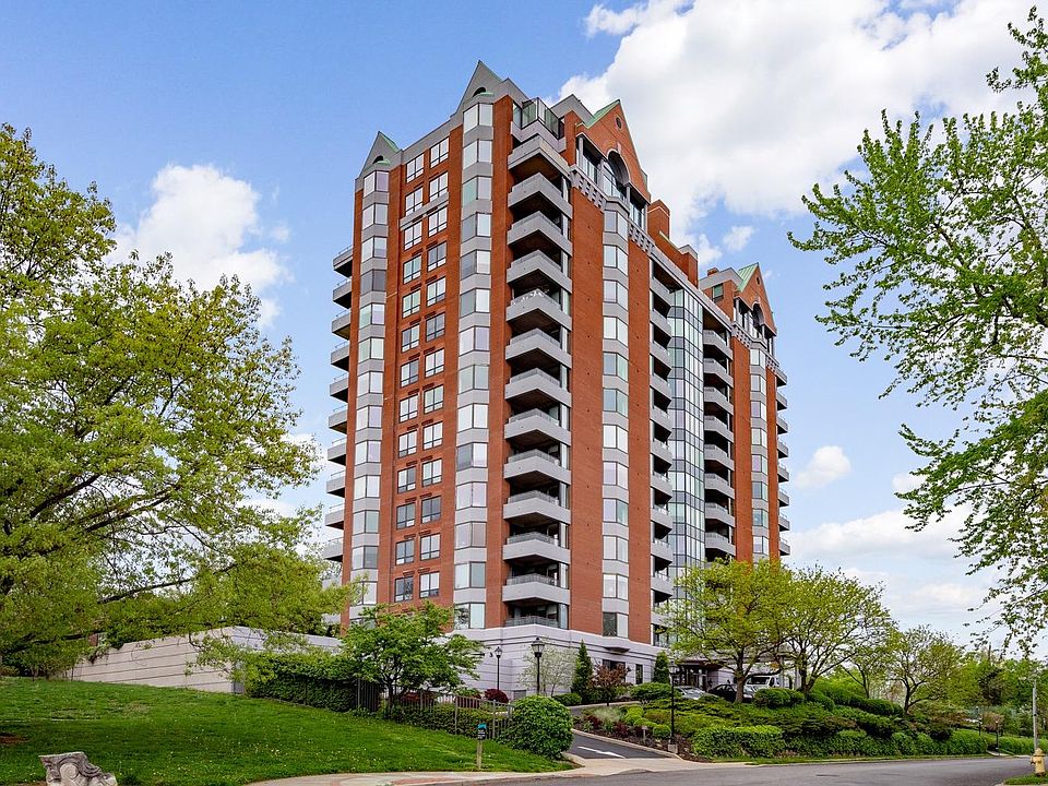 1st image of 2121 Alpine Pl Unit 903