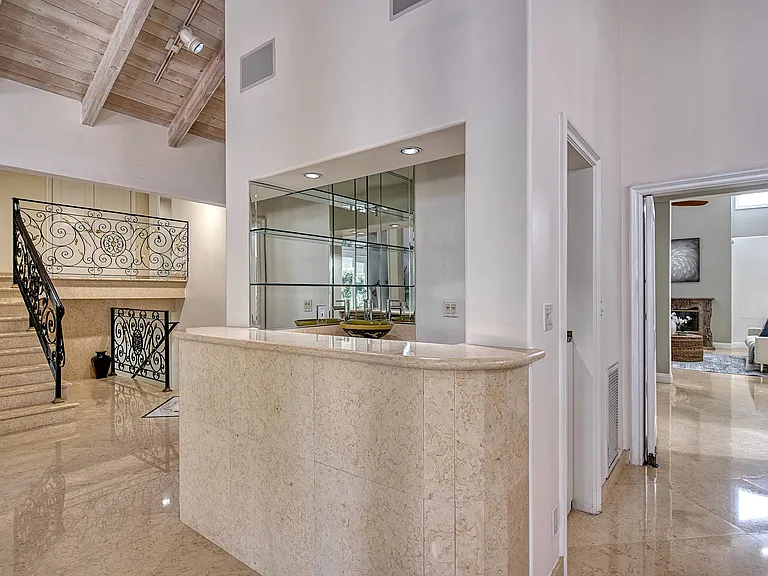 4414 Park Mallorca — Photo 10