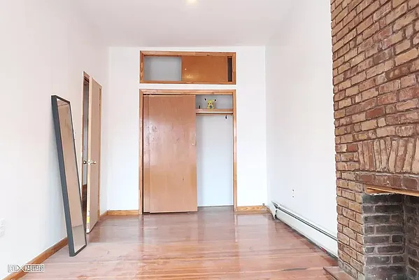 Rented by Dyer Estate Mgmt | media 2