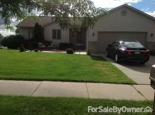 802 Eagle Crest Dr, Madison, WI 53704