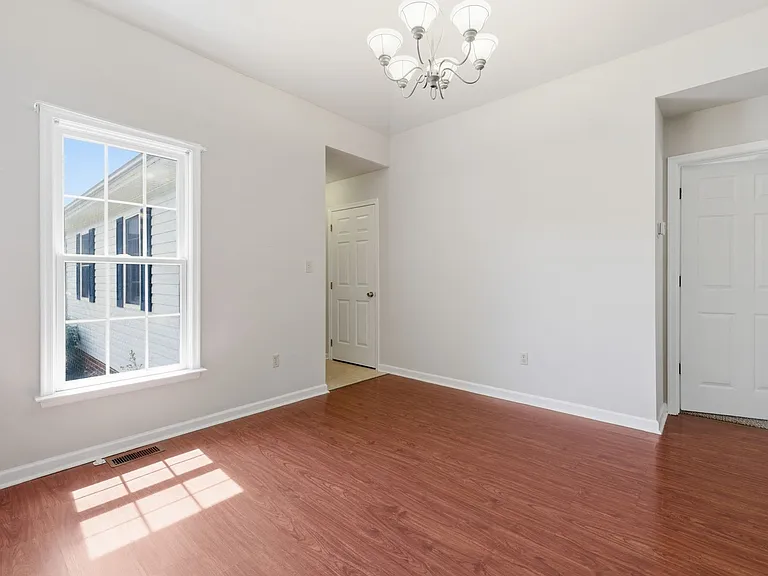 104 Brijidan Ln — Photo 5