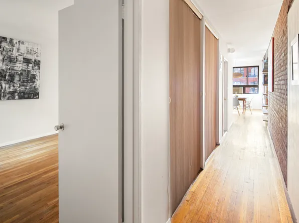 23 East 10th Street 815 image 3 of 8