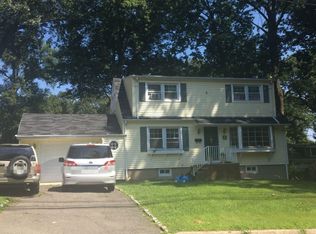 35 Packanack Lake Rd, Wayne, NJ 07470