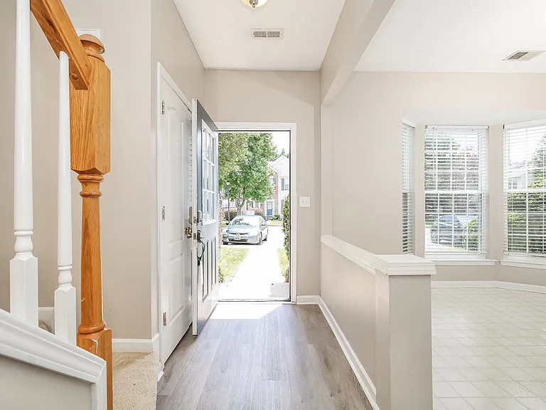 3973 Katherine Way — Photo 5