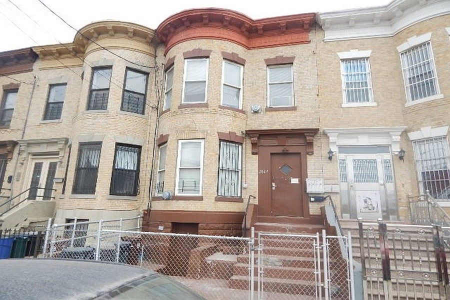 1st image of 2849 W 20th St