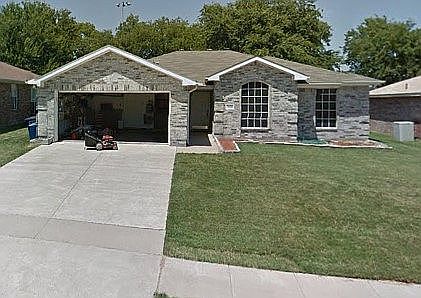 1st image of 305 Lake Travis Dr