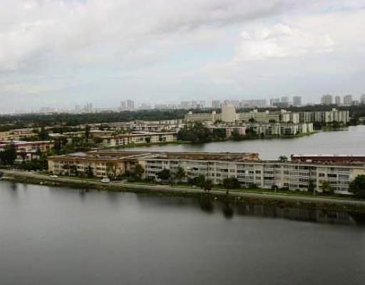 2nd image of 1301 Miami Gardens Dr APT 1415W