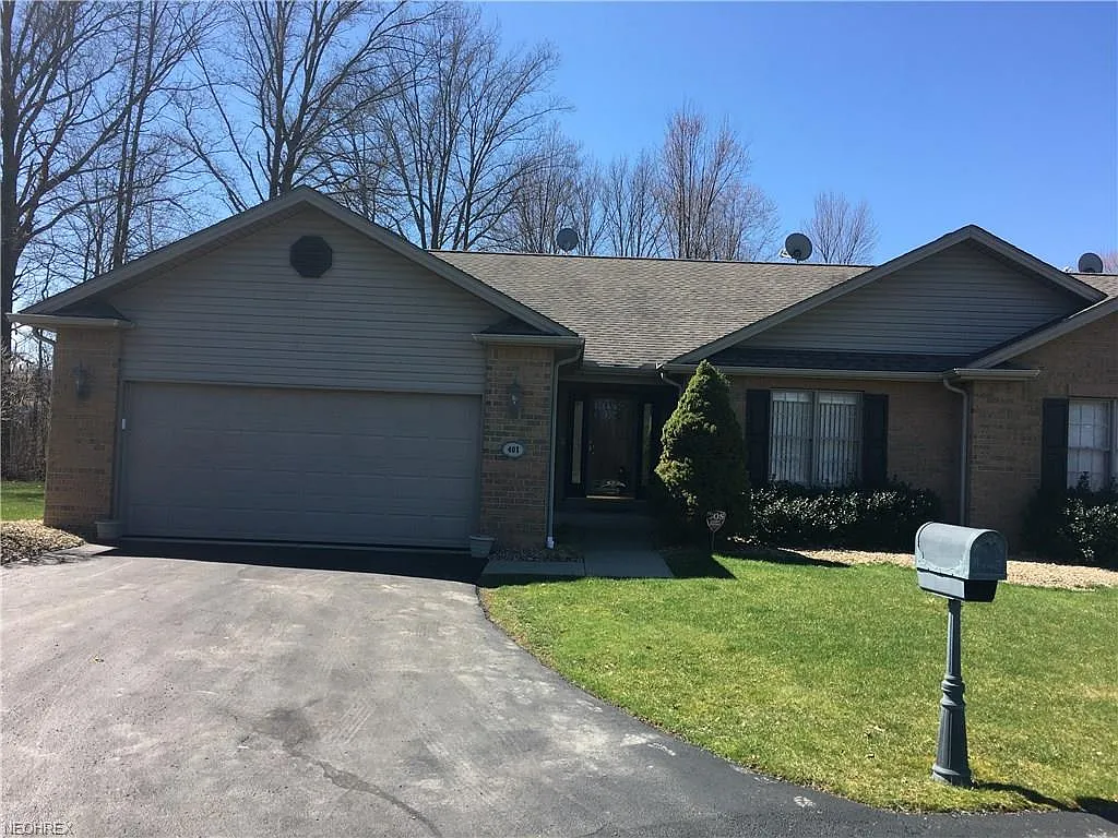 411 Pin Oak Pl photo 1