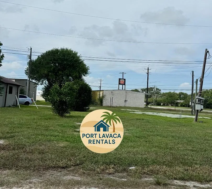 2432 W Austin St #17