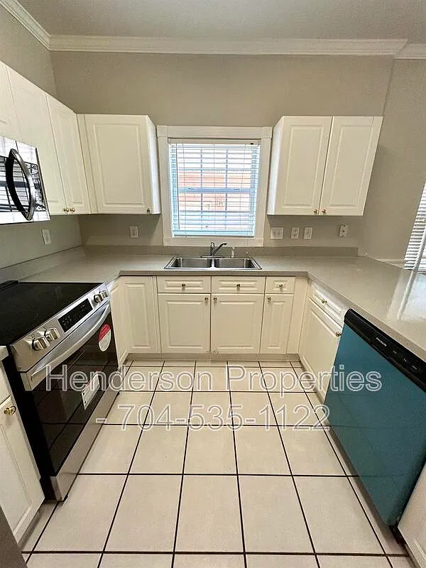 3 bed, 2.0 bath, 1288 sqft, $1,600 — Photo 3
