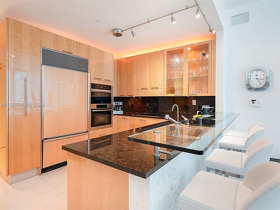 5th image of 6799 Collins Ave APT 510