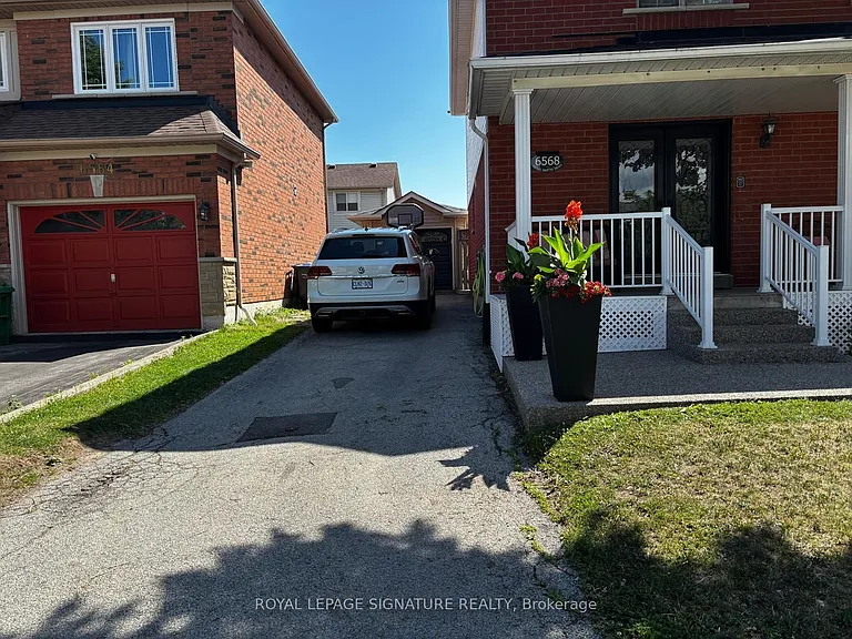 6568 Aston Martin Mews — Photo 2