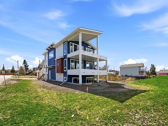 2nd image of 4205 NE Lakeshore Dr