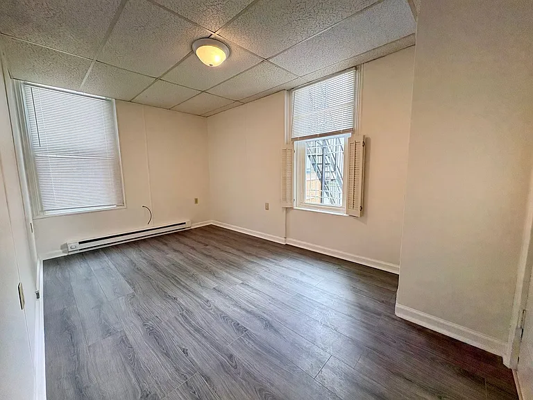 222 S 8th St — Photo 19