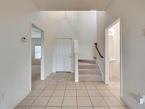 3rd image of 640 Brookbank Dr