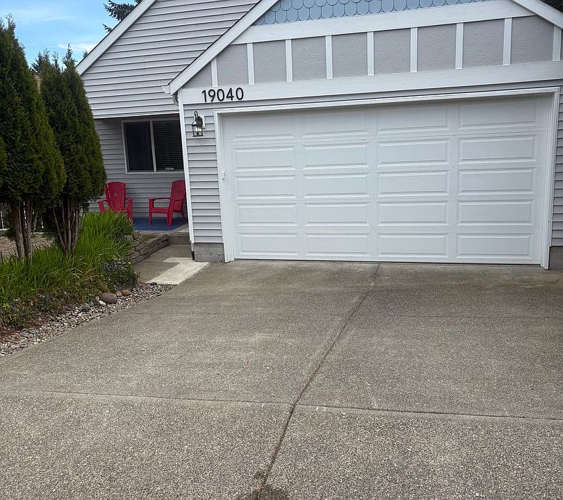 1st image of 19040 Wallingford Ave