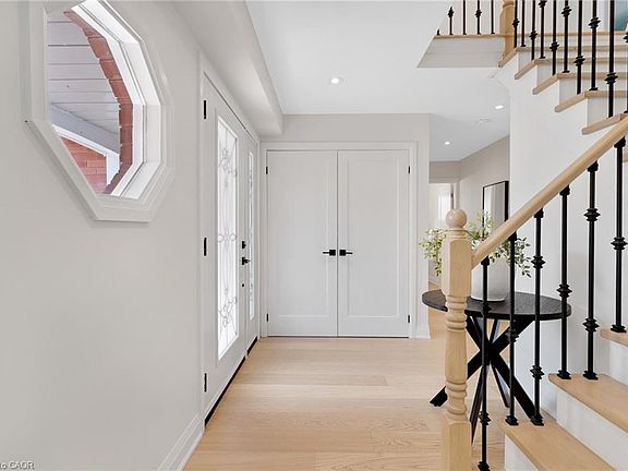 4th image of 62 Glenvalley Dr
