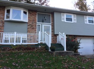 5311 Luray Ln, Cross Lanes, WV 25313