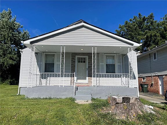 3rd image of 1215 Dennison Ave