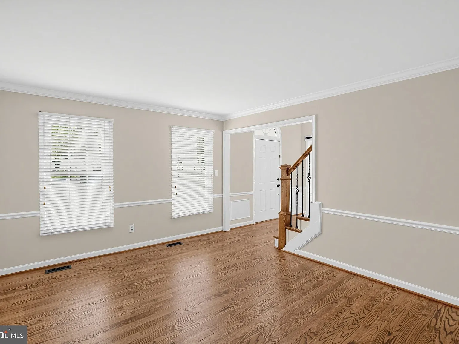 4 bed, 3.5 bath, 3582 sqft, $3,950 — Photo 3