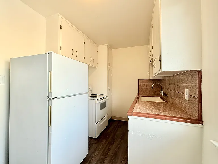 420 S 7th St #6 — Photo 7