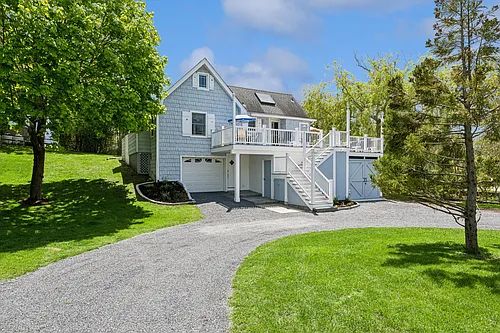 20 Franklin Dr Photo 1