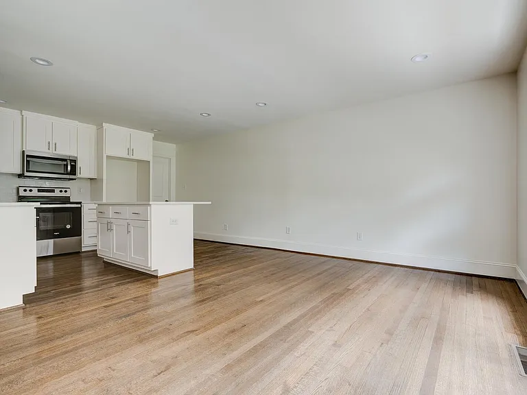 5196 Scenic View Dr — Photo 4