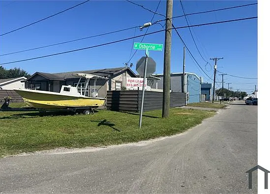 3 bed, 800 sqft, $3,100 — Photo 2