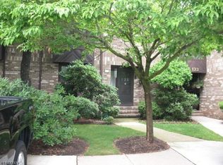 135 Nathan Dr, North Brunswick, NJ 08902