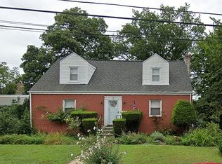 14 Farragut Cir, New Rochelle, NY 10801