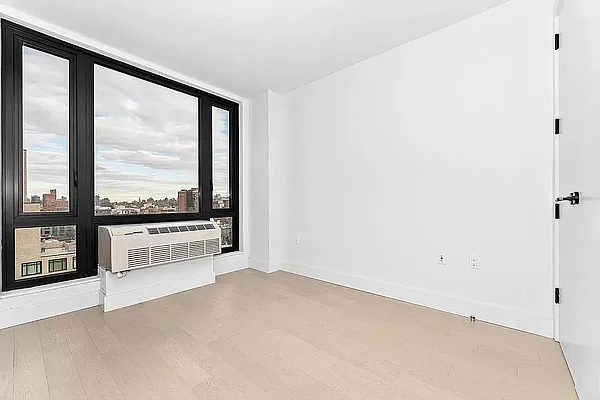 Rented by Tapiro Realty | media 23