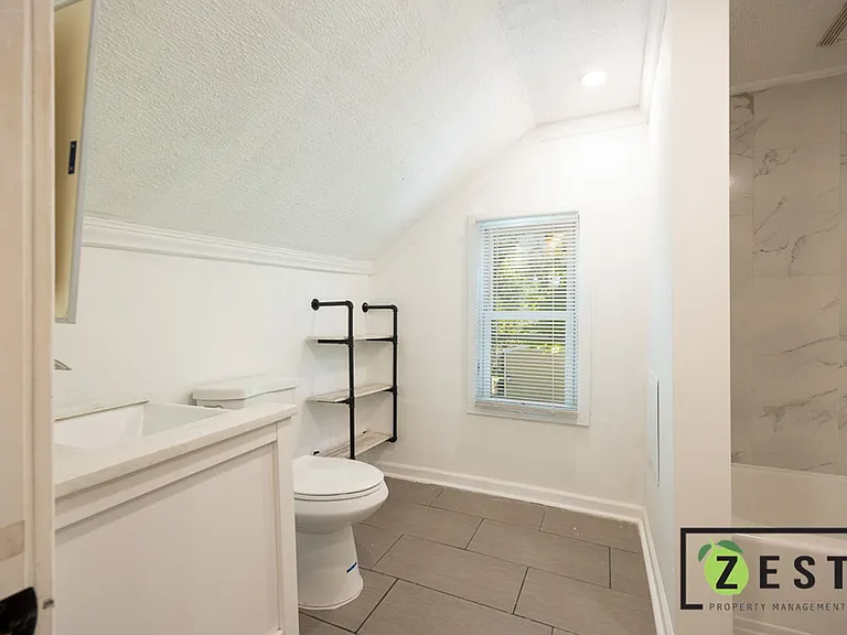20830 Westview Ave — Photo 8