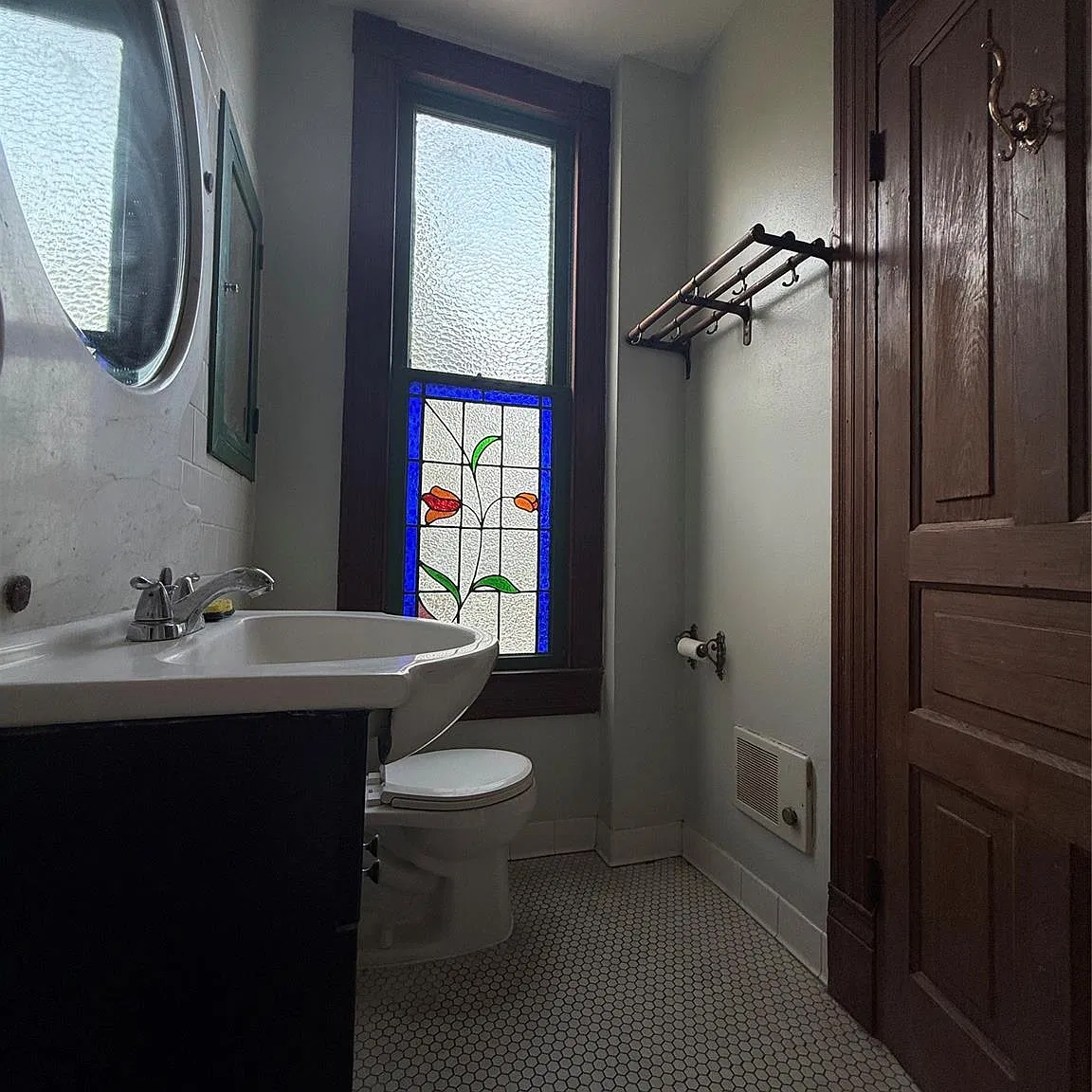 Studio, 1.0 bath, 2034 sqft, $1,500 — Photo 3