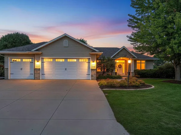 W2562 Fontana Way, Appleton, WI 54915
