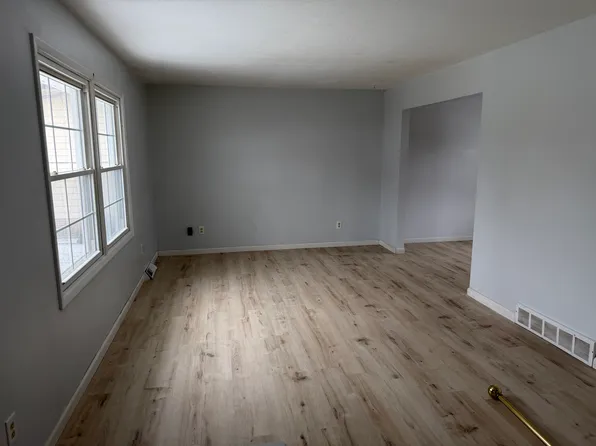 16113 Lanier Ave, Strongsville, OH 44136