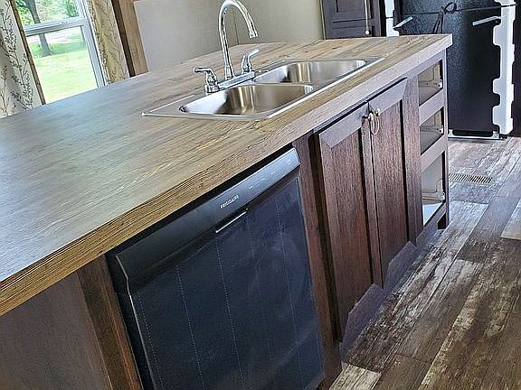 Dishwasher stove fridge