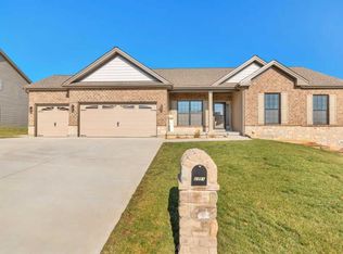 2351 Fire Crest Ct, Washington, MO 63090