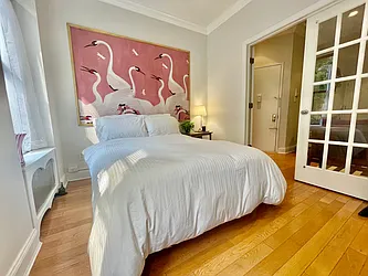 Rented by R New York