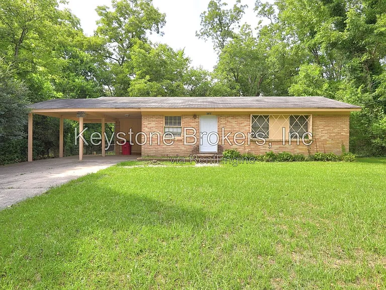 2475 N Groveland Cir — Photo 1