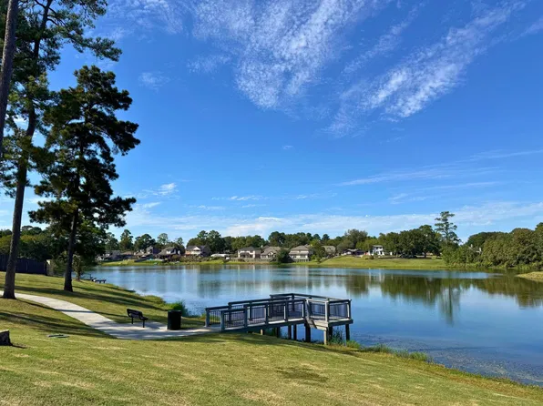 322 Westlake Terrace Dr, Conroe, TX 77304