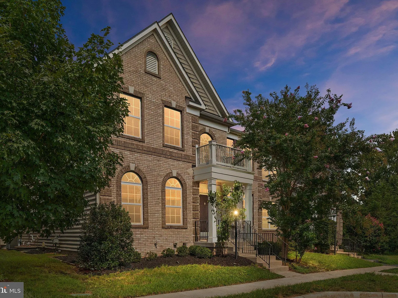 5 bed, 4.0 bath, 4548 sqft, $4,300 — Photo 1