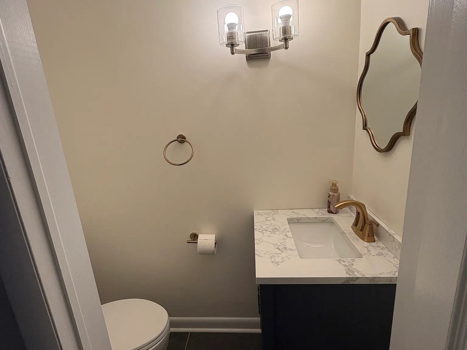 4 bed, 2500 sqft, $3,850 — Photo 4